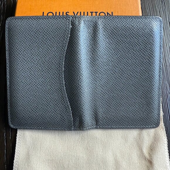 Louis Vuitton Taiga Leather Wallet - Picture 3 of 7